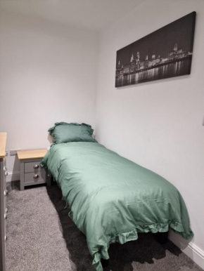 Beautiful Single Bedroom